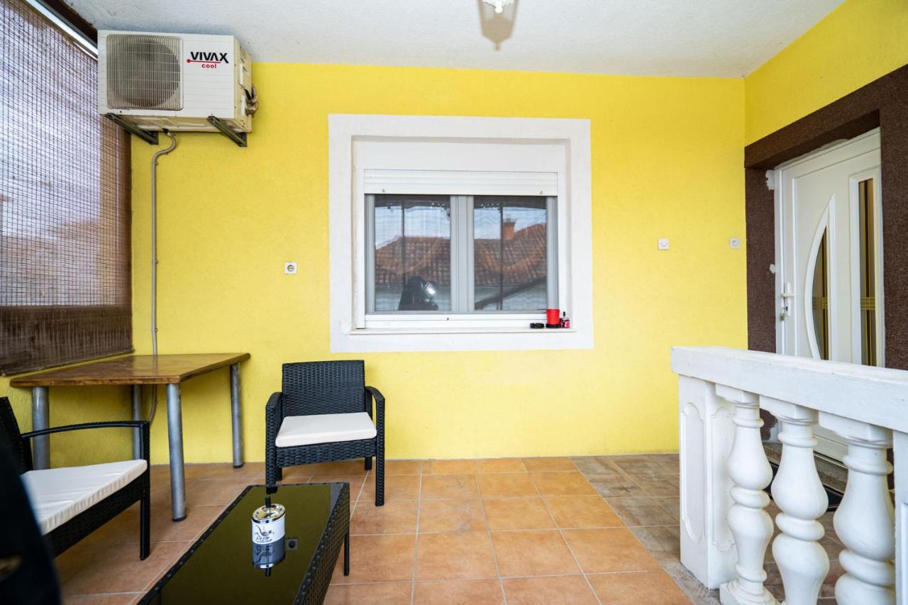 Apartman Jozic Knin Exterior photo