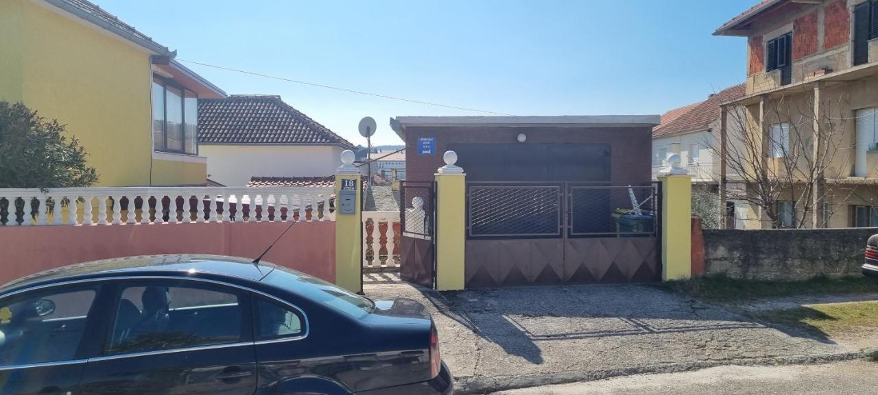 Apartman Jozic Knin Exterior photo